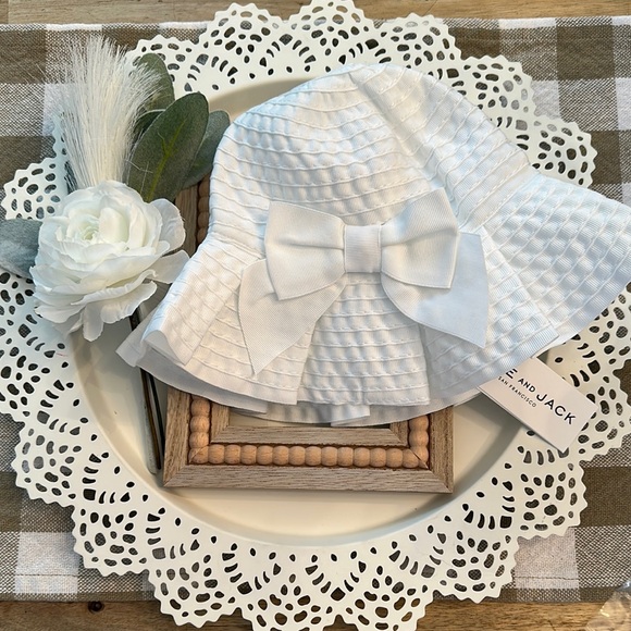 Janie and Jack Other - Janie And Jack White Textured Baby Sun Hat with Bow